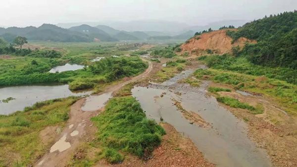 巨奧為你分析鋁蜂窩大板與巖板的區別